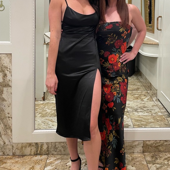 Satin Backless Midi Dress - Picture 4 of 4